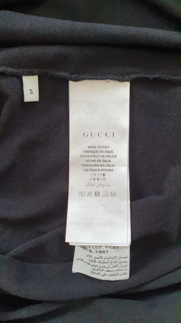 pre loved gucci logo t-shirt in black